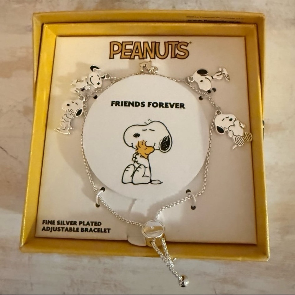 ⚡️Peanuts Charm Bracelet